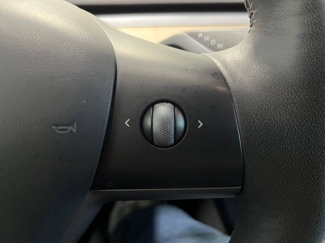 Used 2023 Tesla Model 3 Standard Range RWD image 23