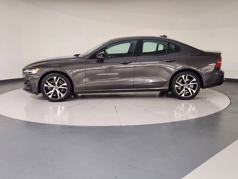 Used 2024 Volvo S60 B5 Core image 5