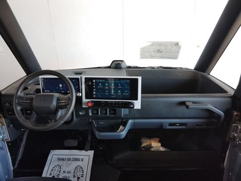 Used 2024 Chevrolet Brightdrop 400 w/ Commercial Equipment Package AWD/4WD image 26