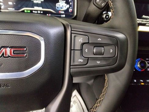Used 2025 GMC Sierra 2500 AT4 w/ AT4 Premium Plus Package AWD/4WD image 13