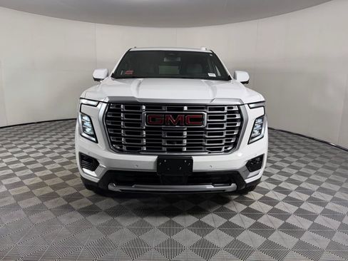 Used 2025 GMC Yukon Denali AWD/4WD image 11
