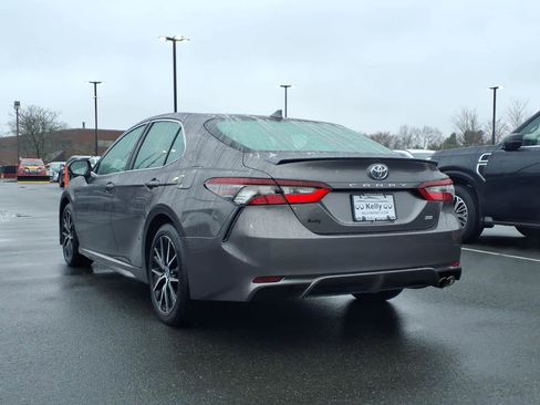 Used 2024 Toyota Camry SE image 6