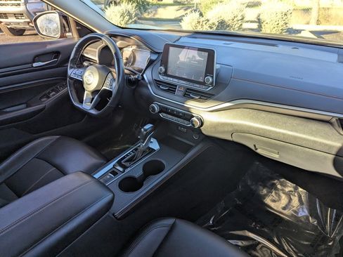 Certified 2022 Nissan Altima 2.5 SR image 12