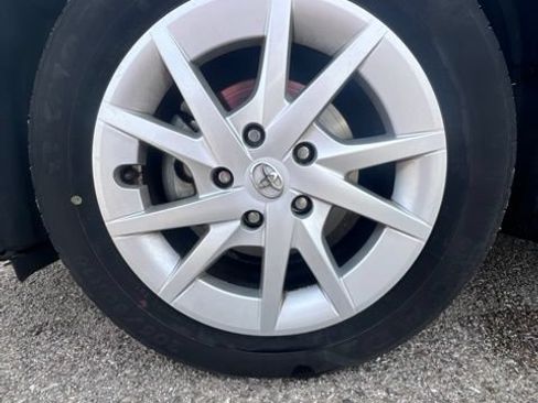 Used 2014 Toyota Prius V Three FWD image 32
