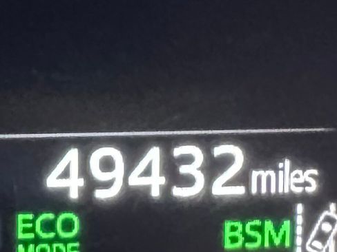 Used 2022 Toyota Camry SE image 25