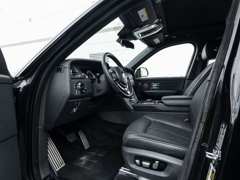 Used 2020 Rolls-Royce Cullinan AWD/4WD image 61