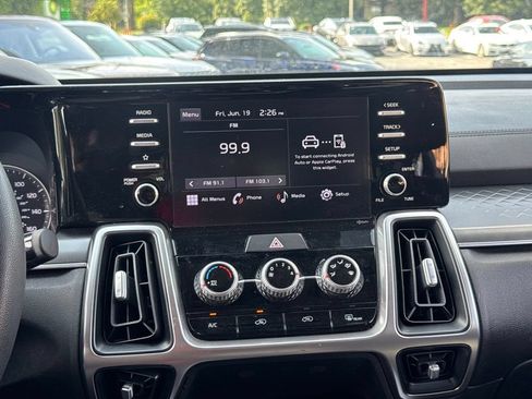 Used 2022 Kia Sorento LX AWD/4WD image 17