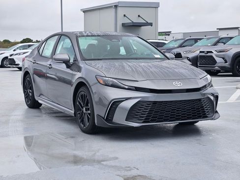 New 2026 Toyota Camry SE image 7