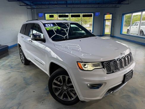 Used 2017 Jeep Grand Cherokee Overland AWD/4WD image 7