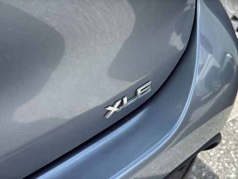Used 2024 Toyota Highlander XLE FWD image 8