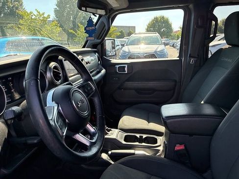 Used 2018 Jeep Wrangler Unlimited Sahara AWD/4WD image 27