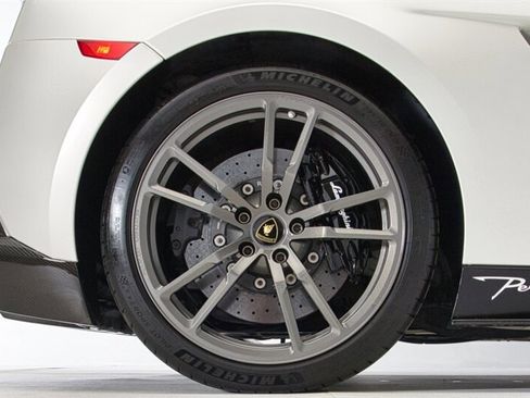 Used 2012 Lamborghini Gallardo LP 570-4 Performante AWD/4WD image 12