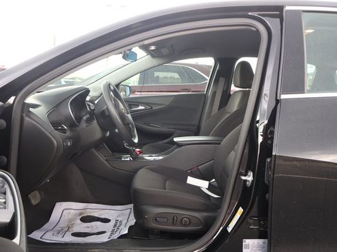 Used 2025 Chevrolet Malibu LT FWD image 13