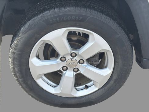 Used 2018 Jeep Compass Latitude AWD/4WD image 39