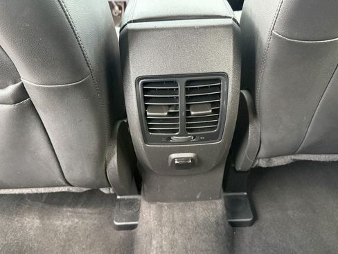 Used 2019 Ford Escape SE FWD image 21