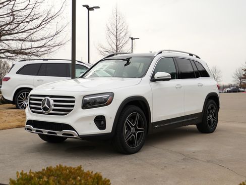 New 2026 Mercedes-Benz GLB 250 4MATIC image 3