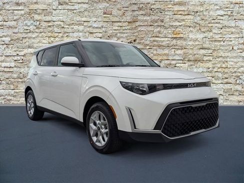 New 2025 Kia Soul LX w/ LX Technology Package image 2
