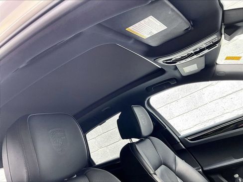 Certified 2023 Porsche Macan S AWD/4WD image 26