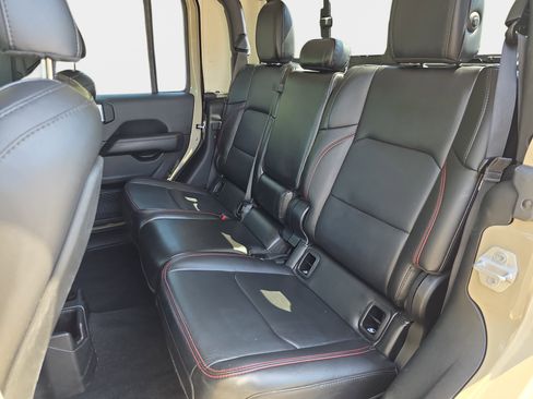 Used 2020 Jeep Gladiator Rubicon AWD/4WD image 10