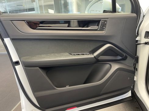 Used 2026 Porsche Cayenne GTS image 13