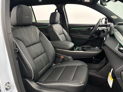 New 2026 Buick Enclave Avenir image 39