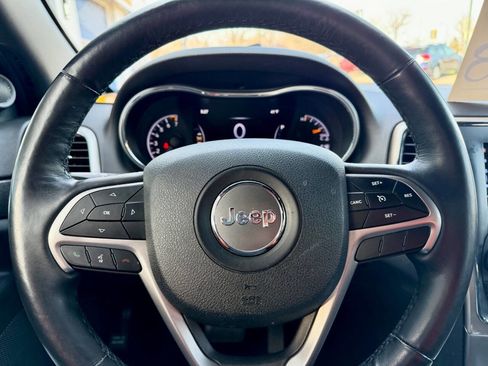 Used 2018 Jeep Grand Cherokee Altitude AWD/4WD image 29