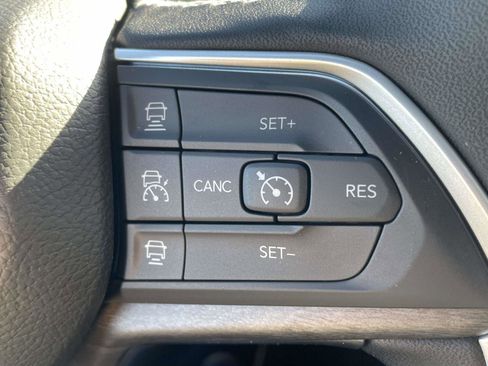 New 2025 Jeep Grand Cherokee Limited image 8