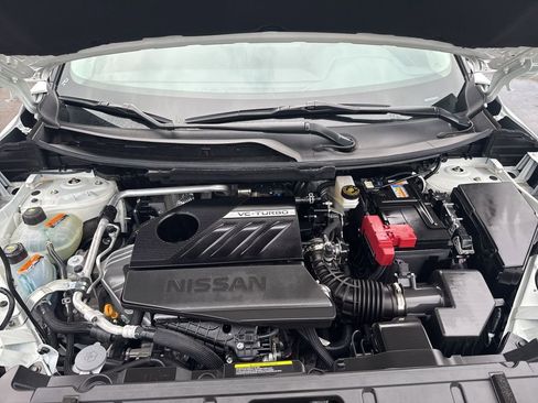 Used 2024 Nissan Rogue Platinum image 18