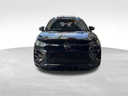 New 2026 Volkswagen Tiguan SE R-Line FWD image 8