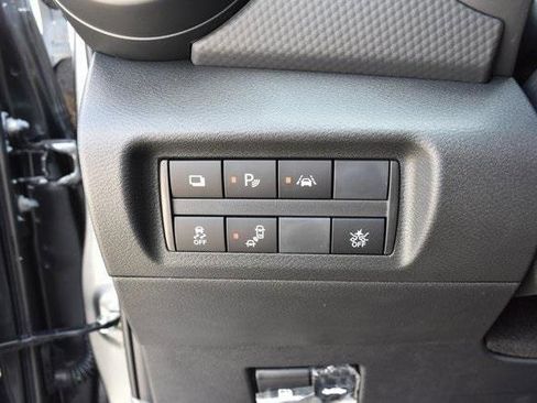 New 2025 Nissan Kicks Play S image 12