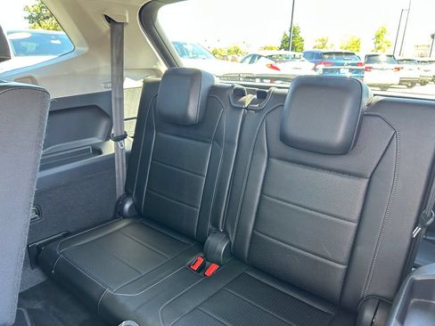 Used 2019 Volkswagen Tiguan SE AWD/4WD image 32