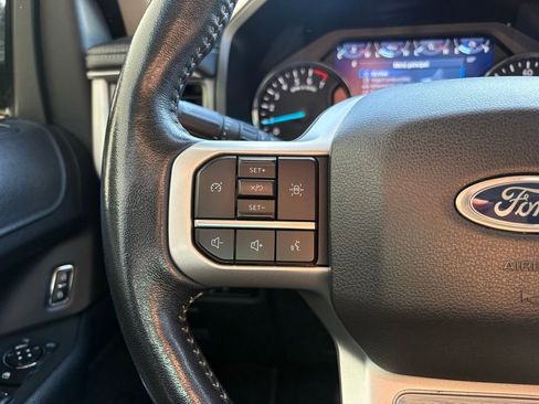 Used 2022 Ford Expedition XLT image 18