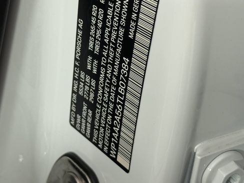 Certified 2026 Porsche Macan AWD/4WD image 25