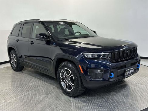 Used 2024 Jeep Grand Cherokee Trailhawk w/ Advanced Protech Group II image 1