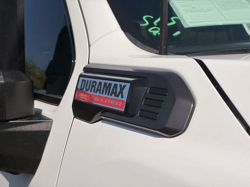 Used 2024 GMC Sierra 2500 AT4X AWD/4WD image 6