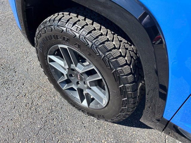 New 2026 GMC Terrain AT4 w/ Technology Package II AWD/4WD image 17