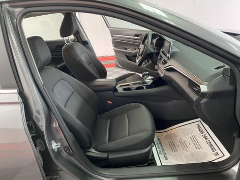 Used 2023 Nissan Altima 2.5 SV image 9