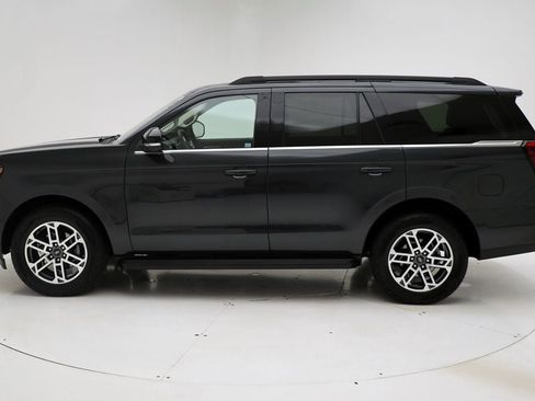 Used 2025 Ford Expedition Active AWD/4WD image 5