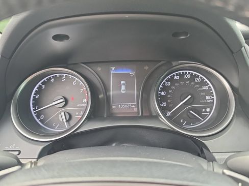 Used 2021 Toyota Camry SE FWD image 19