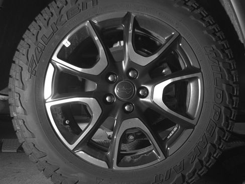 Used 2025 Jeep Compass Trailhawk AWD/4WD image 15