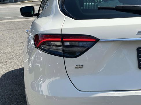 Used 2021 Maserati Levante image 11