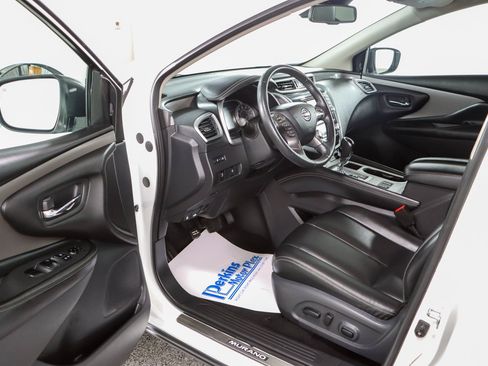 Used 2023 Nissan Murano SV w/ SV Midnight Edition Package FWD image 3