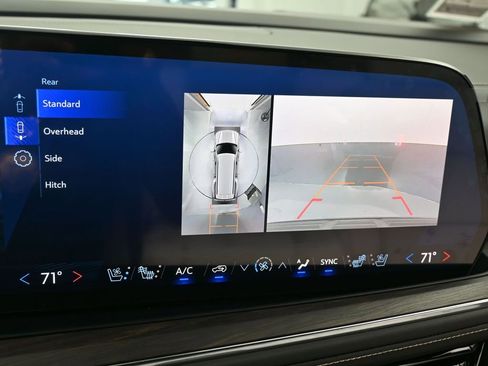 New 2025 Chevrolet Suburban Premier image 19