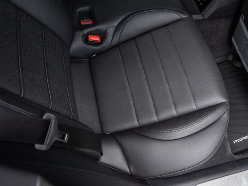 Used 2025 Porsche Panamera image 37