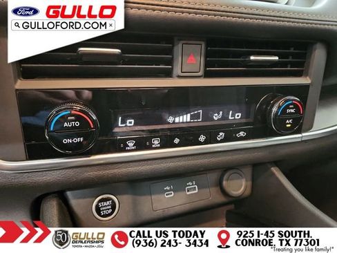 Used 2023 Nissan Rogue SV image 26