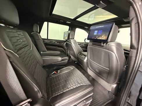 Used 2023 Cadillac Escalade V AWD/4WD image 42
