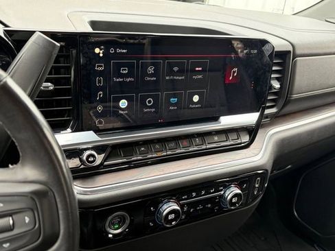 Certified 2022 GMC Sierra 1500 SLT image 8