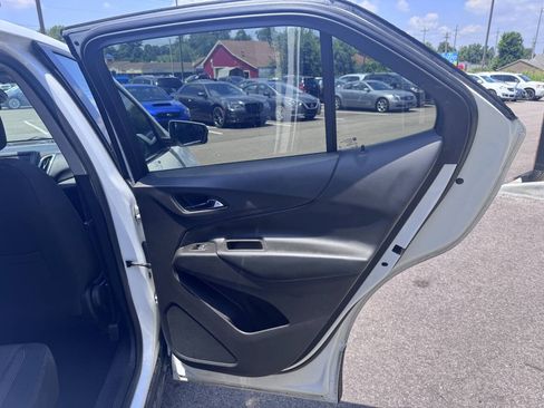 Used 2020 Chevrolet Equinox LT FWD image 17