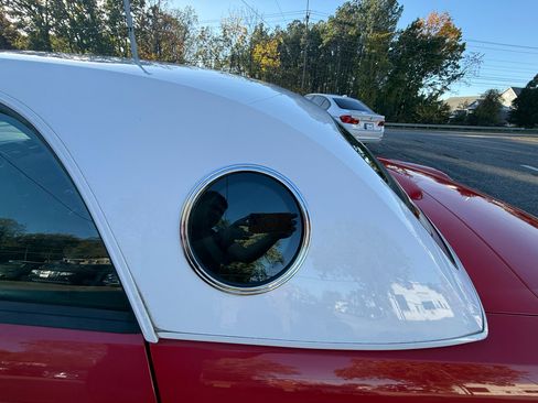 Used 2003 Ford Thunderbird Deluxe image 14