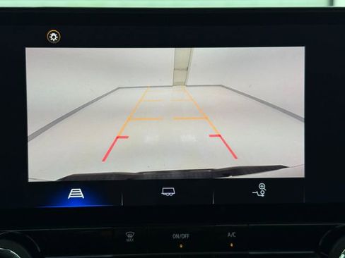 Used 2024 Chevrolet Colorado W/T image 15